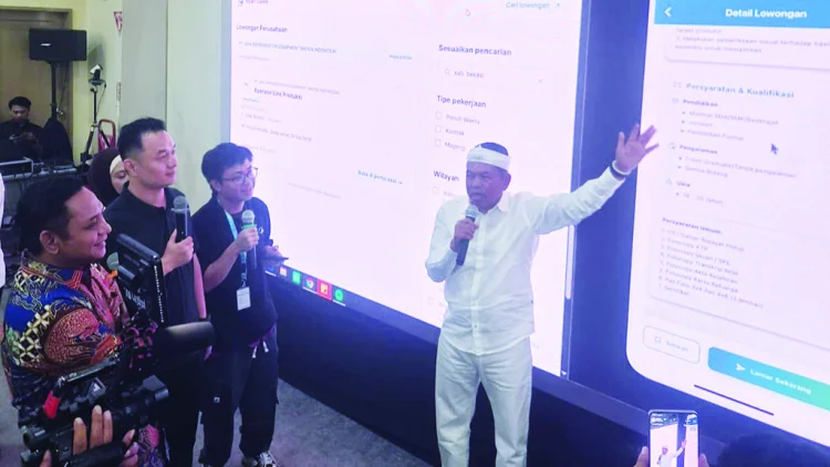 Menjemput Asa Kerja dari Layar Ponsel