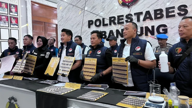 Polrestabes Bandung Gerebek Home Industri Liquid Vape Getar di Bandung