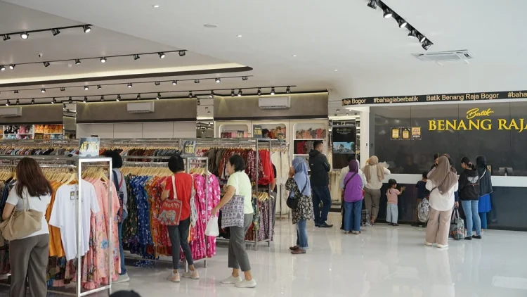 Buka Gerai Anyar di Bogor, Batik Benang Raja Bagikan 3.000 Produk Gratis