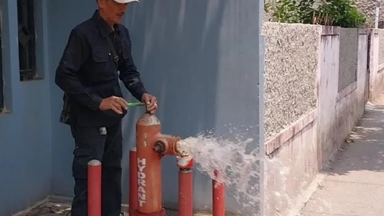 Tirta Pakuan Lakukan Flushing Jaringan Pipa untuk Jaga Kualitas Air