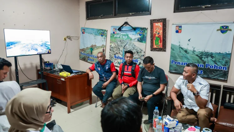 Menjaga Galuga Tetap Aman: Bara Reda Petugas Siaga