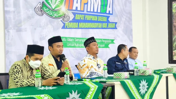Kader Muda Mengambil Peran