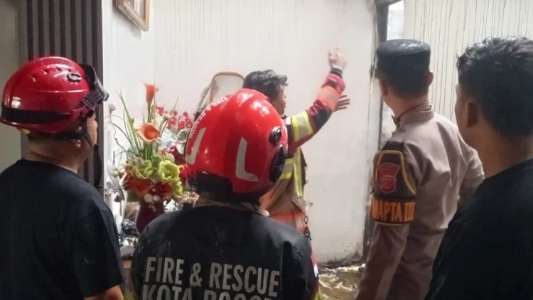 Kobaran Api Memecah Sunyi Baranangsiang