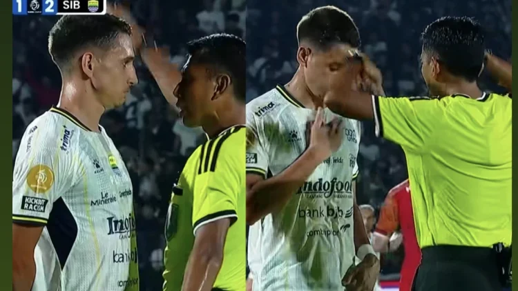 Pesijap vs Persib, Aksi Luka Menalo Berdoa Saat Bersitegang dengan Wasit Jadi Sorotan