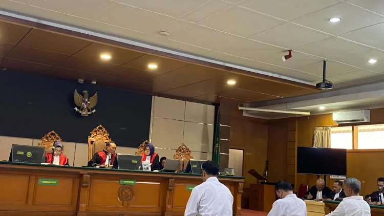 Tiga Terdakwa Suap Eksekusi Lahan PN Depok Dituntut hingga 8 Tahun