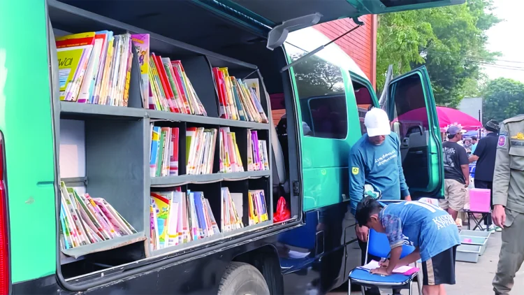 Ketika Buku Datang Menemui Warga