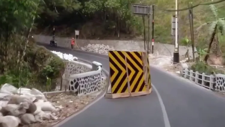 Penutupan Jalan Kolonel Masturi Belum Dilakukan, Perbaikan Jembatan Menggantung