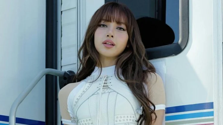 Komentar Lisa BLACKPINK Tentang Agensi YG Memicu Kecaman Besar
