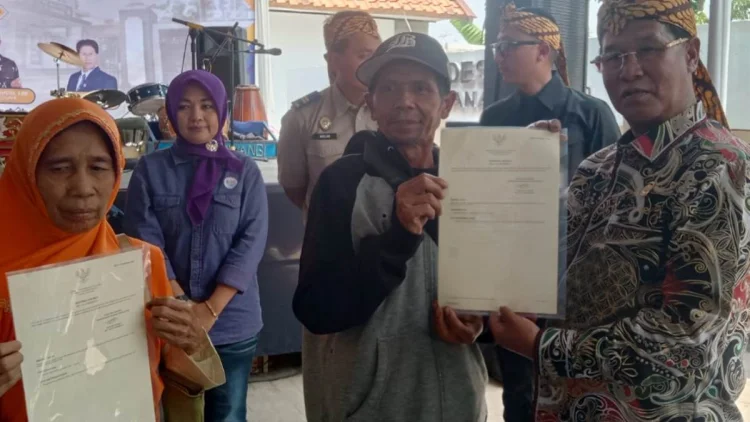 PTSL Mekarwangi Terbanyak di KBB, Pither Tjuandys Ingatkan Bahaya Gadai Sertifikat