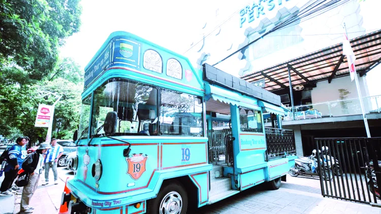 Naik Bandros dan TMB Cuma Rp216: Tarif Murah Wisata Meriah