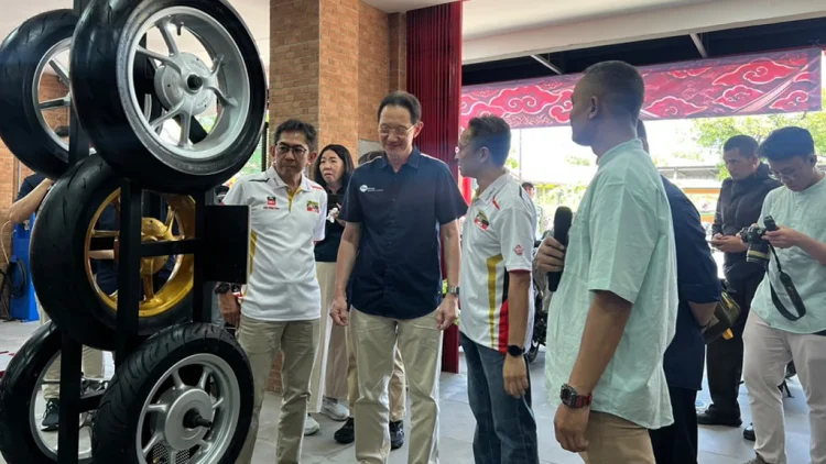 Produsen Ban FDR Bidik Pasar Sepeda Motor di Cirebon