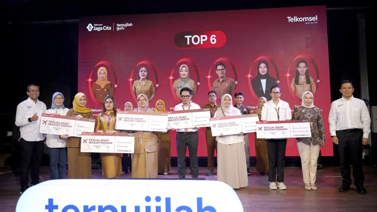 Telkomsel Anugerahi Enam Guru Terbaik Program Terpujilah GURU 2026