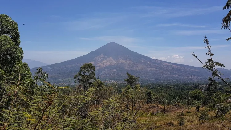 Api Biru Muncul di Gunung Papandayan, PVMBG Pastikan Aktivitas Masih Level I