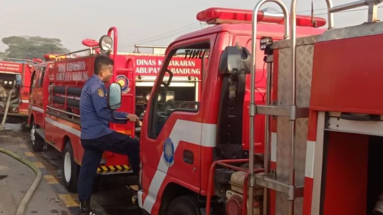 Pemkab Bandung Perkuat Damkar, Tambah Armada dan Pos Pemadam