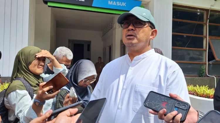 Farhan Siapkan Briefing Khusus Camat-Lurah, Respons Persoalan Warga Harus Lebih Cepat