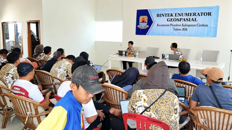 Menanamkan Kebijakan Nyata di Balai Desa