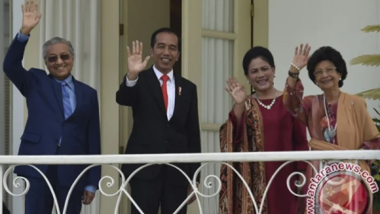 Istri Mahathir Mohamad Siti Hasmah Meninggal Dunia di Usia 100 Tahun
