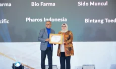 Bio Farma Raih Trusted and Popular Brand Disway Award 2026 