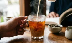 Fakta Medis Minum Teh Campur Susu: Sehat atau Merugikan?