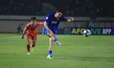 Persib Vs Persik: Melawan Lelah, Menjaga Muruah