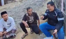 Mapay Lembur, Usman Kusmana Serap Aspirasi Warga Tasikmalaya hingga Santuni Lansia