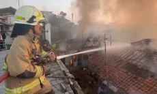 Kebakaran Rumah di Babakan Ciparay Bandung Jumat Pagi Ini, Petugas Masih Padamkan Api
