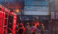 Hubungan Arus Pendek Listrik Diduga Picu Kebakaran Lima Ruko di Jalan Suryakencana