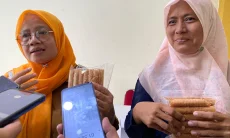 Kelurahan Tajur Serius Bina UMKM, Kenalkan Kue Semprong Renyah Ibu Premi 