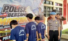 Bawa Celurit dan Pisau Karambit, Tiga Pria Serang Pengendara di Soreang