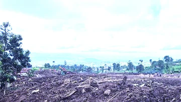 Penyintas Longsor Menanti Hunian