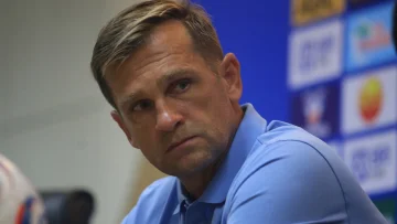 Igor Beberkan Alasan Marc Klok Kena Kartu Merah di Laga Persib vs The Cong-Viettel FC