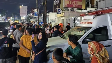 Puluhan Siswa Diduga Keracunan MBG, Ambulans Hilir Mudik ke RS Siloam Cirebon
