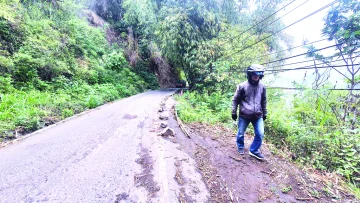 Ketika Janji Menggantung di Ujung Jalan