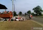 Terbatasnya Armada Picu Penumpukan Sampah di Karawang