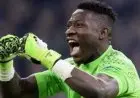 Kiper Ajax Ini Pernah Bikin Barca dan PSG Kepincut
