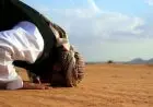 Sujud Syukur Sunah tak Harus Menghadap Kiblat