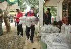 Kunjungi Korban Longsor, Pemkot Bandung Sumbang 700 Lembar Selimut