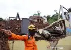 Tim SAR Masih Mencari 4 Orang yang Diduga Tertimbun Longsor di Cimanggung Sumedang