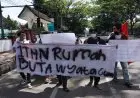 Foto: Aksi Napak Tilas Mahasiswa Tunanetra