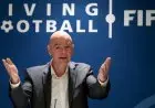 Presiden FIFA: Pemain Sepak Bola Bukan Prioritas untuk Vaksin