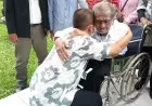 Peluk Tangis Tandai Perdamaian Anak yang Gugat Ayahnya Rp3 Miliar
