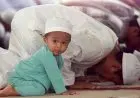 Masjid Dekat, Kok Salat Berjamaahnya di Rumah?