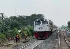 Jalur Rel yang Sempat Menggantung Tergerus Banjir, Kini Bisa Dilintasi KA