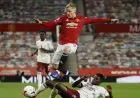 Frank de Boer Klaim Donny van de Beek "Tidak Bahagia" di Man United