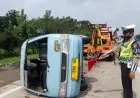 Polisi Majalengka tangani kecelakaan angkot di Tol Cipali