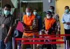 Akhirnya...Ade Barkah dan Tuti Berompi Oranye