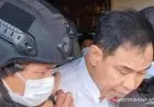 Polisi Temukan Kaleng Berisi Serbuk Saat Geledah Bekas Kantor FPI
