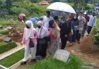 Ratusan Peziarah Padati TPU Khusus Covid-19 Cikadut di Momen Idul Fitri