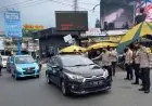 Wakapolda Jabar Pimpin Langsung Putar Balik Kendaraan Wisatawan Luar Bogor