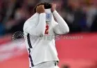 Alexander-Arnold Terpincang-pincang, Tanda Bahaya bagi Inggris
